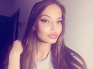 camslut masturbating Heerra