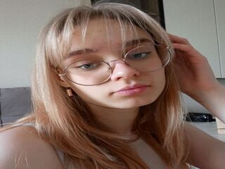 topless webcamgirl HelenEllin