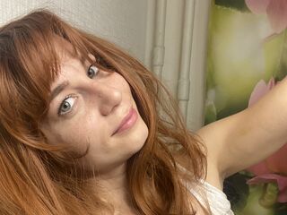 camwhore fingering pussy HelenaDubois