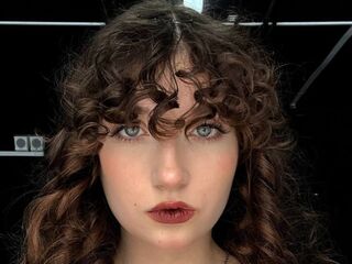 naughty cam girl fingering shaved pussy IngeHosterman