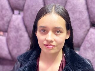 naughty camgirl fingering shaved pussy IssaMontenegro