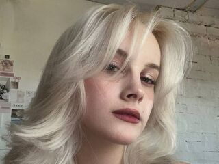 camgirl playing with sextoy JacintaSaad