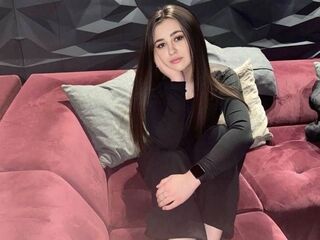 camslut showing tits JessWebster