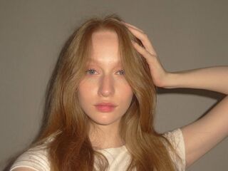 naked cam girl masturbating with dildo JoGranieri