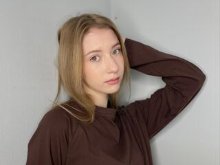 topless webcam girl JulianaDarter
