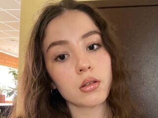 shaved pussy cam JulyLarain