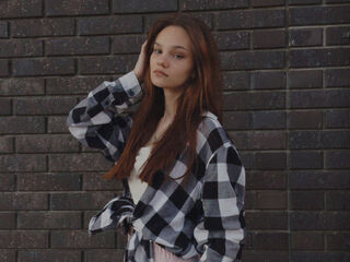 camgirl fingering shaved pussy KaiKiening