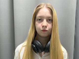 camgirl webcam KarenLowe