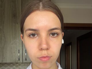 adult webcam chatroom KeiraWilby