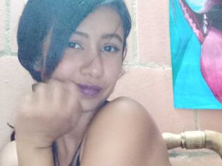 nude webcam girl pic LauSommers