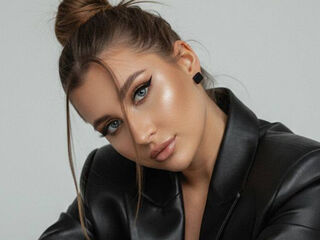 adult live cam LauraDeans