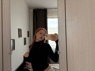 naughty camgirl masturbating LennieLukasik