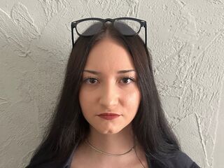 cam girl masturbating with vibrator LessyLuiz