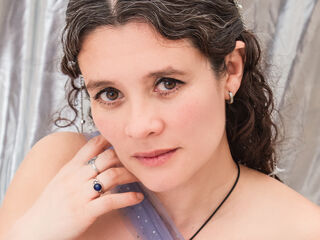 topless camgirl LiaBluee