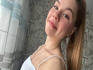 naked girl with webcam fingering LikaMoriss