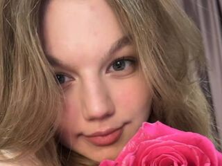 live webcam girl LinnGrimshaw