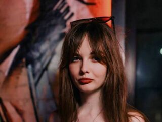 beautiful webcamgirl LisaDrake