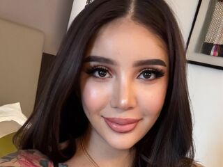 cam girl LucciaSantos