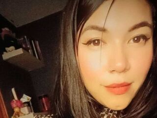 girl topless LucyHeit