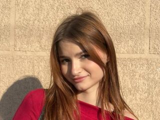chatroom webcam pic MadelynWealer
