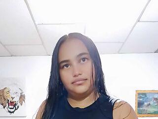 naked camgirl photo MaloryGarcia