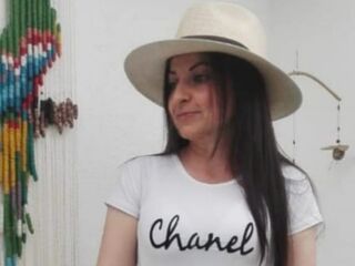 naked camgirl MarthaFran