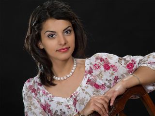 camgirl masturbating with dildo MedannaBerger