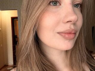 fingering camwhore MelanieRyer