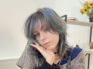 naked webcamgirl video MelonyBloom