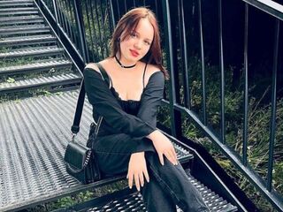 naked girl with webcam masturbating with vibrator MiaBonda