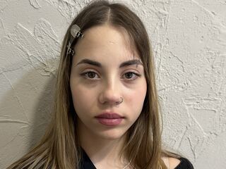 camgirl masturbating with dildo MiaChoo