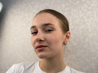 naughty camgirl masturbating MinnaMelugin