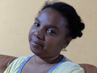 sexwebcam picture MomoRazafy