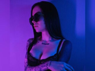 camgirl MonicaBour