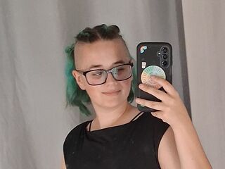 webcam bitch chatroom MysticMissFox