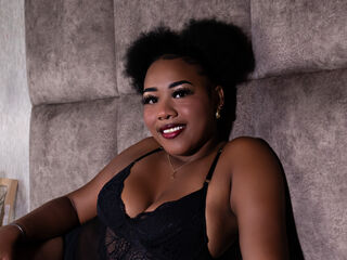 topless webcamgirl NaiaSimpson