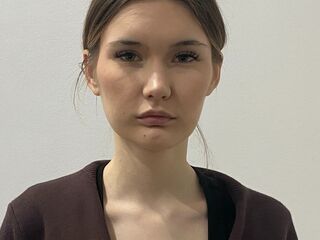 free web cam chat NelleLoehlein