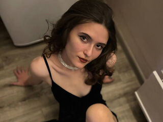 camslut spreading pussy NikiMilton