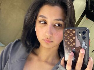 topless webcam girl NubiaBeamish
