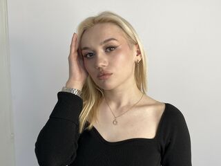 naked cam girl PaulinePedrotti