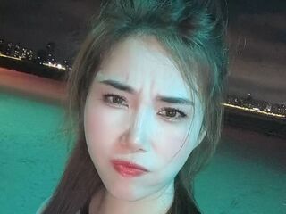 girl topless chat Qinbao