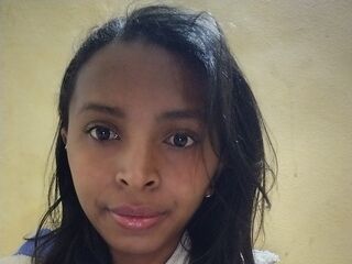 adult videochat room RinahBrooks