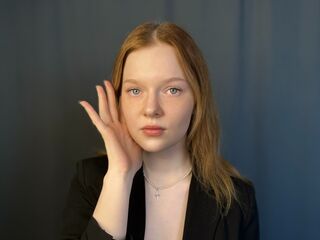 girl fingering bald pussy RonnieAbraham