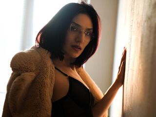 camgirl masturbating with sex toy RoxalanaBlacks