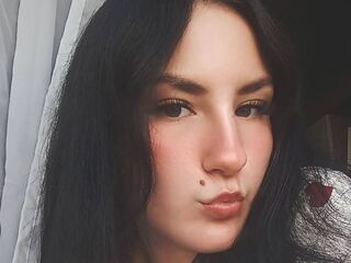 camgirl masturbating with vibrator SadeLanden