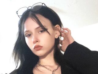 free webcam chat room SaraHillton