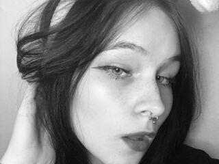 masturbating cam girl SarinaToller
