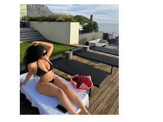 livecam photo SarraJames