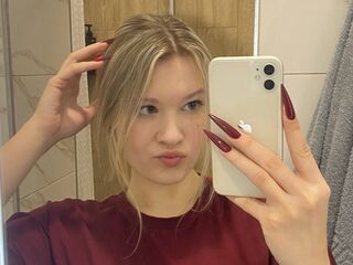 closeup webcam SkyeDavi