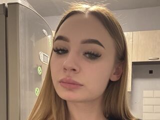 naughty cam girl fingering pussy SofiaKolen